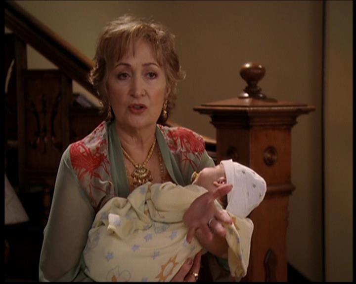 Charmed-Online_dot_net-7x03CheaperByTheCoven0102.jpg