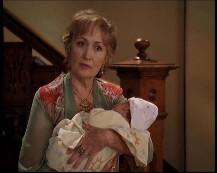 Charmed-Online_dot_net-7x03CheaperByTheCoven0124.jpg