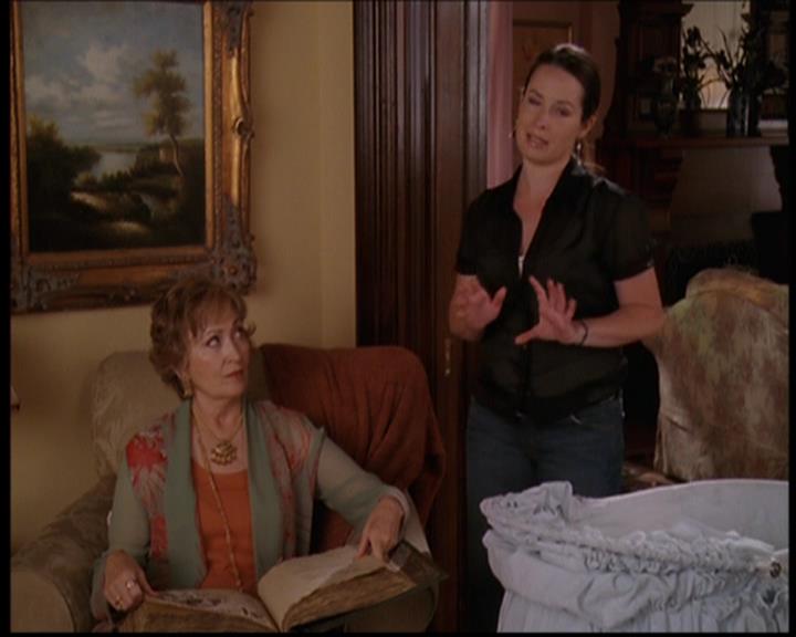 Charmed-Online_dot_net-7x03CheaperByTheCoven0515.jpg