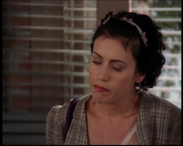 Charmed-Online_dot_net-7x03CheaperByTheCoven0697.jpg