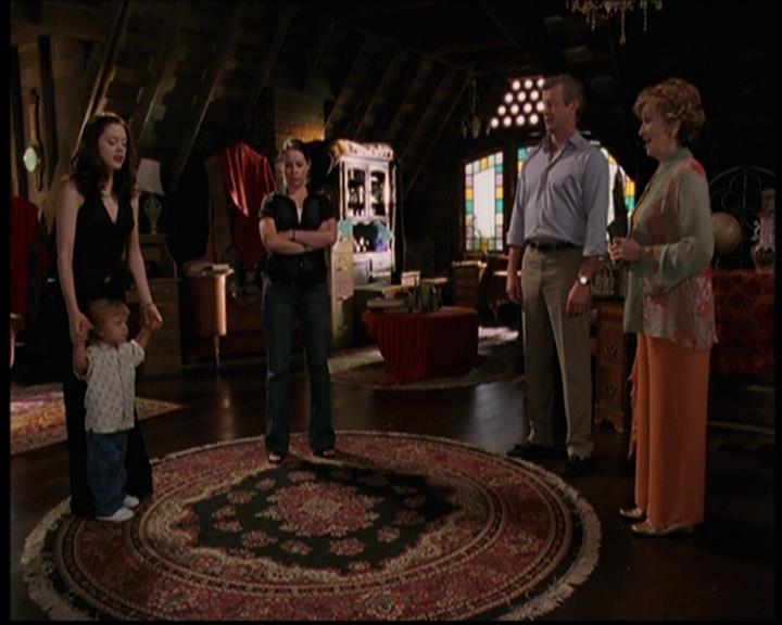 Charmed-Online_dot_net-7x03CheaperByTheCoven0704.jpg