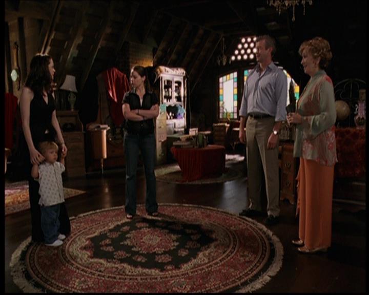 Charmed-Online_dot_net-7x03CheaperByTheCoven0705.jpg