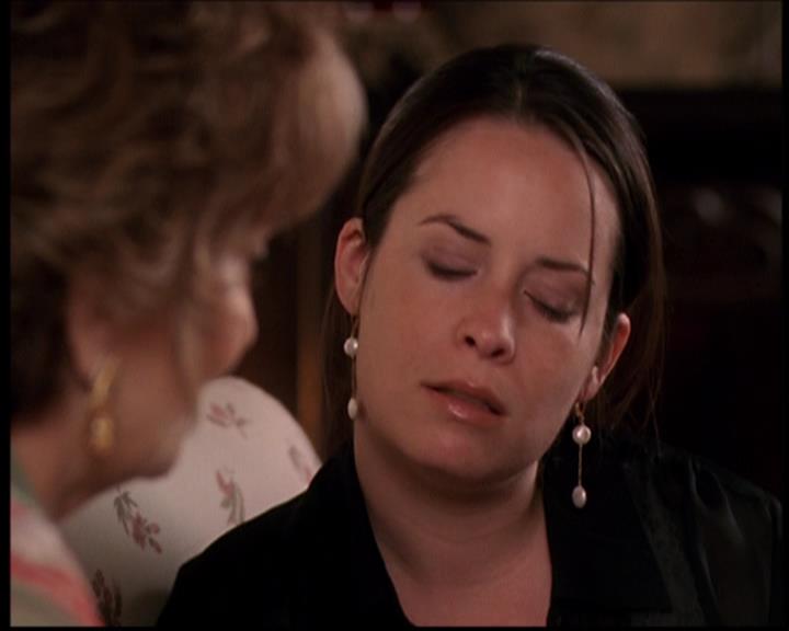 Charmed-Online_dot_net-7x03CheaperByTheCoven1027.jpg