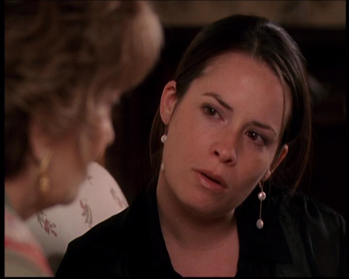 Charmed-Online_dot_net-7x03CheaperByTheCoven1048.jpg