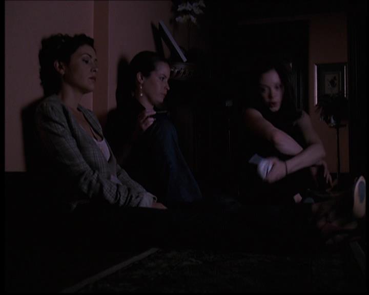 Charmed-Online_dot_net-7x03CheaperByTheCoven1902.jpg