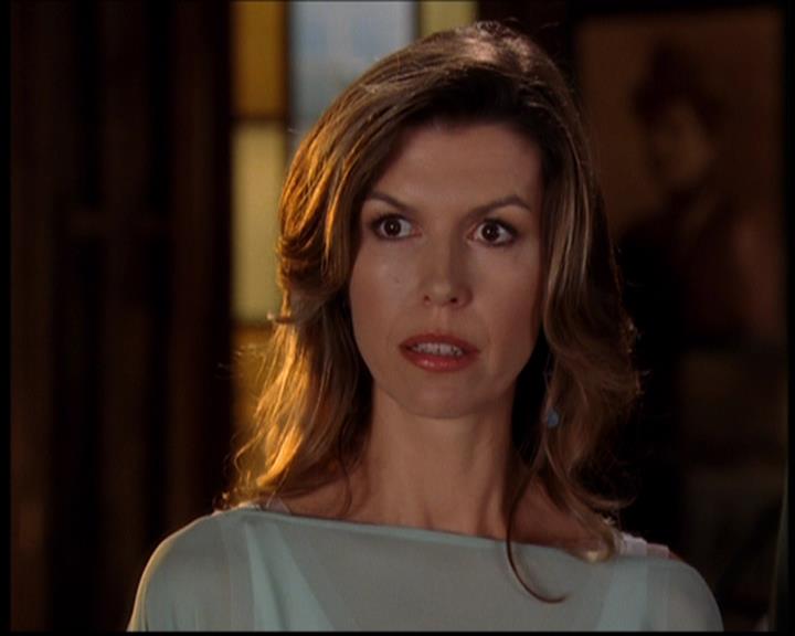 Charmed-Online_dot_net-7x03CheaperByTheCoven2355.jpg