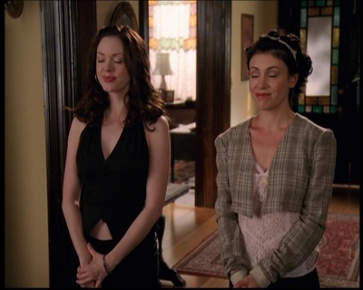 Charmed-Online_dot_net-7x03CheaperByTheCoven0045.jpg