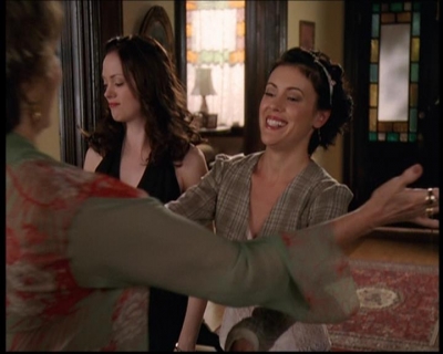 Charmed-Online_dot_net-7x03CheaperByTheCoven0054.jpg