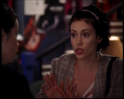 Charmed-Online_dot_net-7x03CheaperByTheCoven0298.jpg