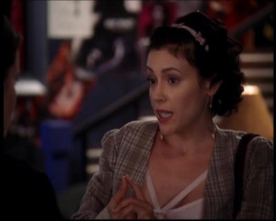 Charmed-Online_dot_net-7x03CheaperByTheCoven0301.jpg