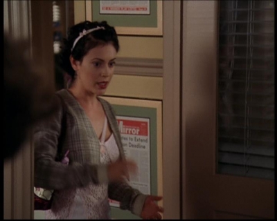 Charmed-Online_dot_net-7x03CheaperByTheCoven0621.jpg