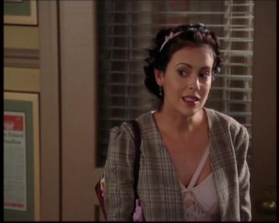 Charmed-Online_dot_net-7x03CheaperByTheCoven0634.jpg