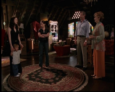 Charmed-Online_dot_net-7x03CheaperByTheCoven0707.jpg