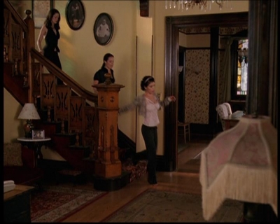 Charmed-Online_dot_net-7x03CheaperByTheCoven0801.jpg