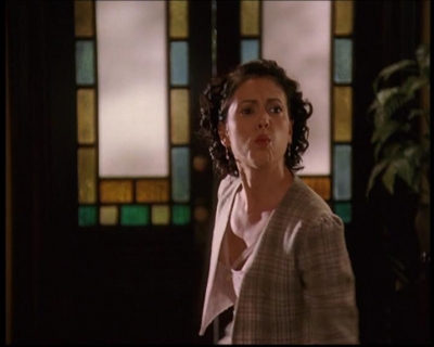 Charmed-Online_dot_net-7x03CheaperByTheCoven0818.jpg