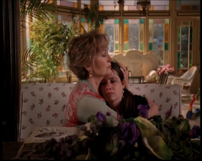 Charmed-Online_dot_net-7x03CheaperByTheCoven1069.jpg