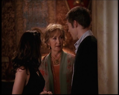 Charmed-Online_dot_net-7x03CheaperByTheCoven1342.jpg