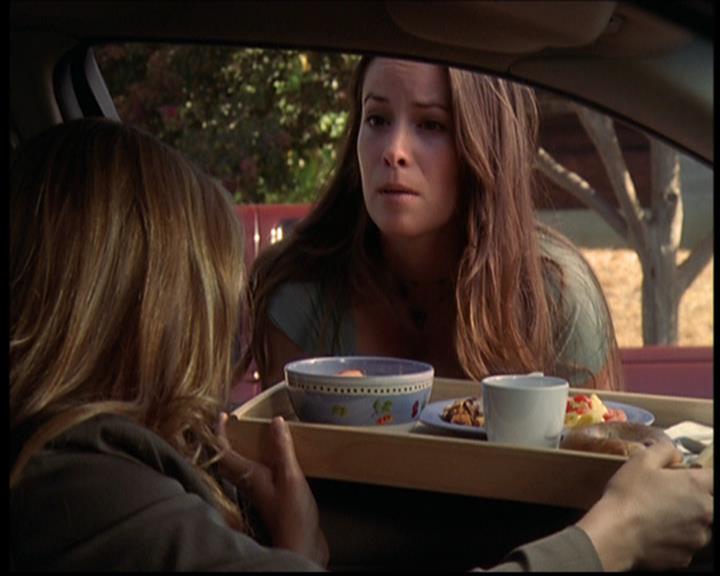 Charmed-Online_dot_net--7x04Charrrmed0690.jpg