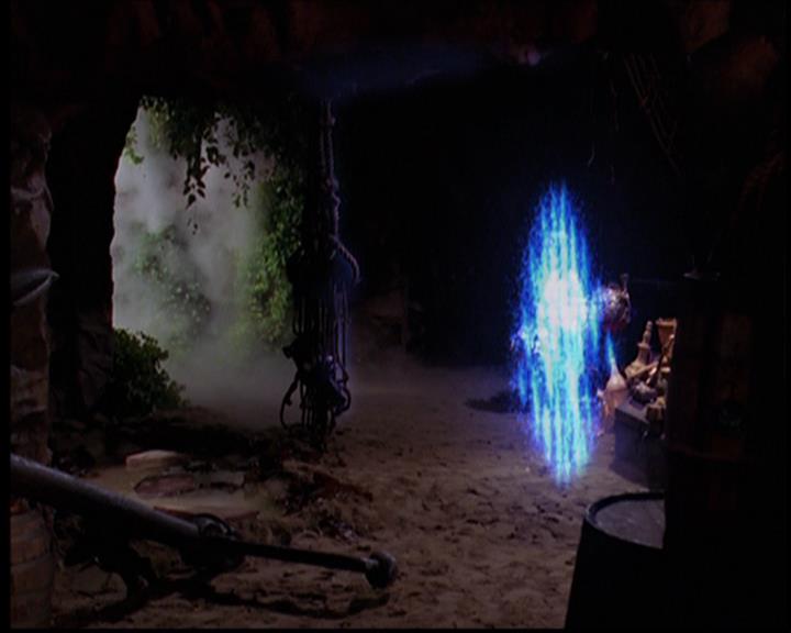 Charmed-Online_dot_net--7x04Charrrmed1045.jpg