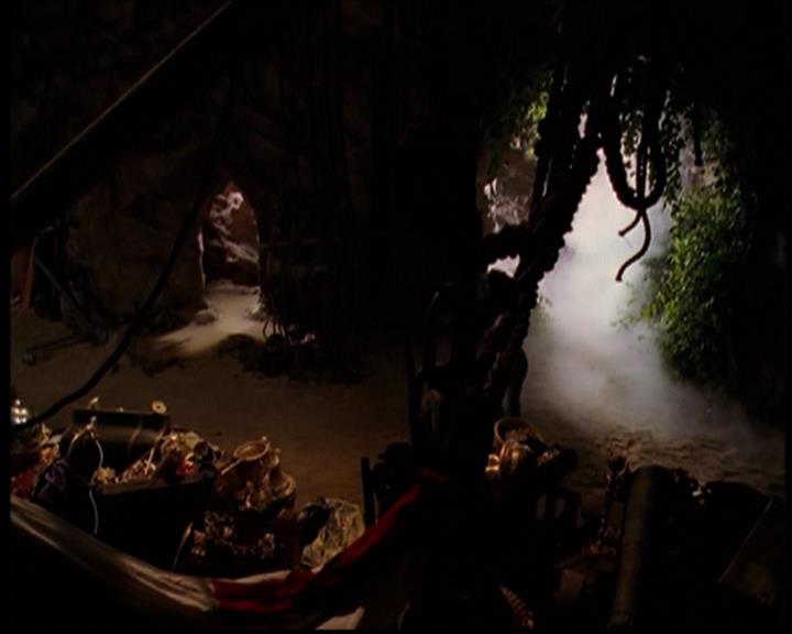 Charmed-Online_dot_net--7x04Charrrmed1052.jpg