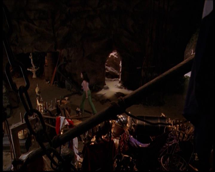 Charmed-Online_dot_net--7x04Charrrmed1058.jpg