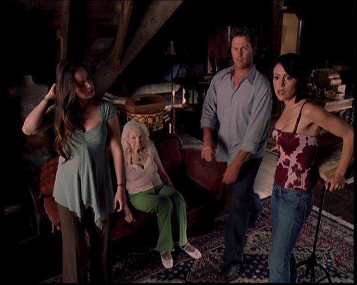 Charmed-Online_dot_net--7x04Charrrmed1909.jpg