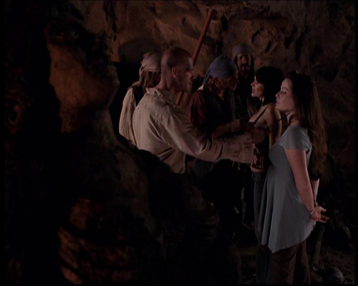 Charmed-Online_dot_net--7x04Charrrmed1935.jpg