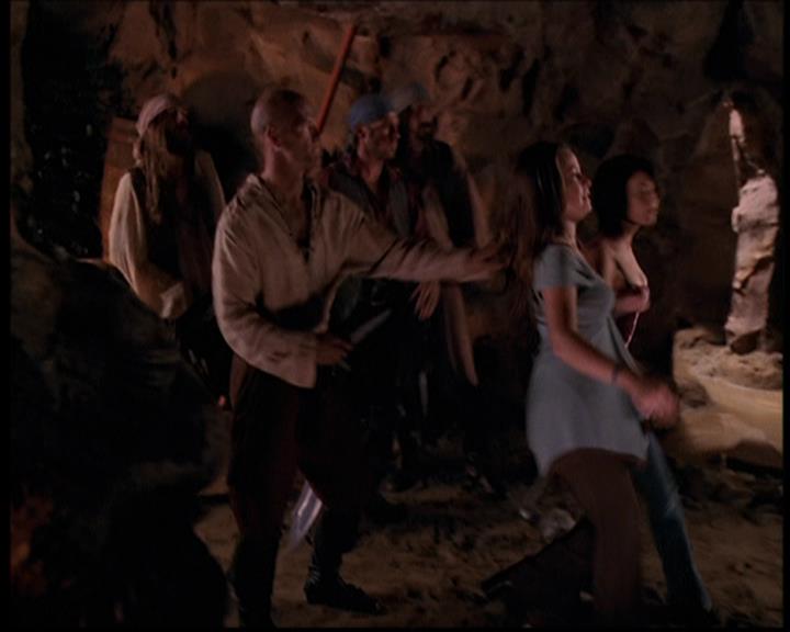 Charmed-Online_dot_net--7x04Charrrmed2007.jpg