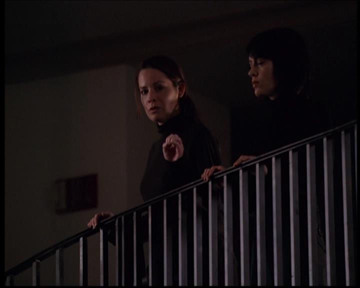 Charmed-Online_dot_net--7x04Charrrmed2143.jpg