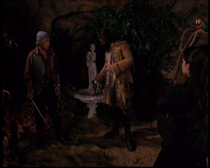 Charmed-Online_dot_net--7x04Charrrmed2376.jpg