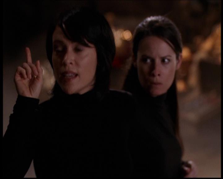 Charmed-Online_dot_net--7x04Charrrmed2403.jpg