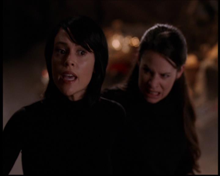 Charmed-Online_dot_net--7x04Charrrmed2405.jpg