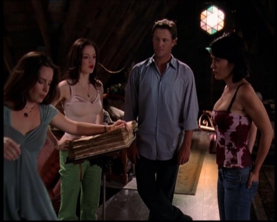 Charmed-Online_dot_net--7x04Charrrmed1301.jpg