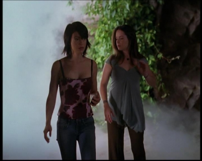 Charmed-Online_dot_net--7x04Charrrmed1738.jpg