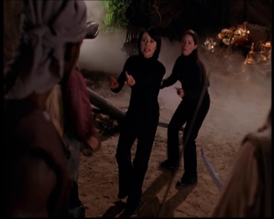 Charmed-Online_dot_net--7x04Charrrmed2393.jpg