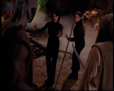 Charmed-Online_dot_net--7x04Charrrmed2396.jpg