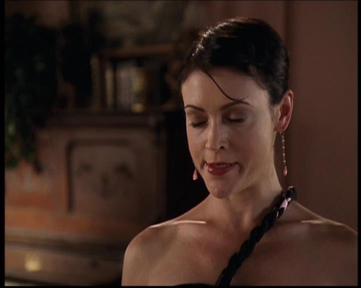 Charmed-Online-dot-net_705StyxFeetUnder0409.jpg
