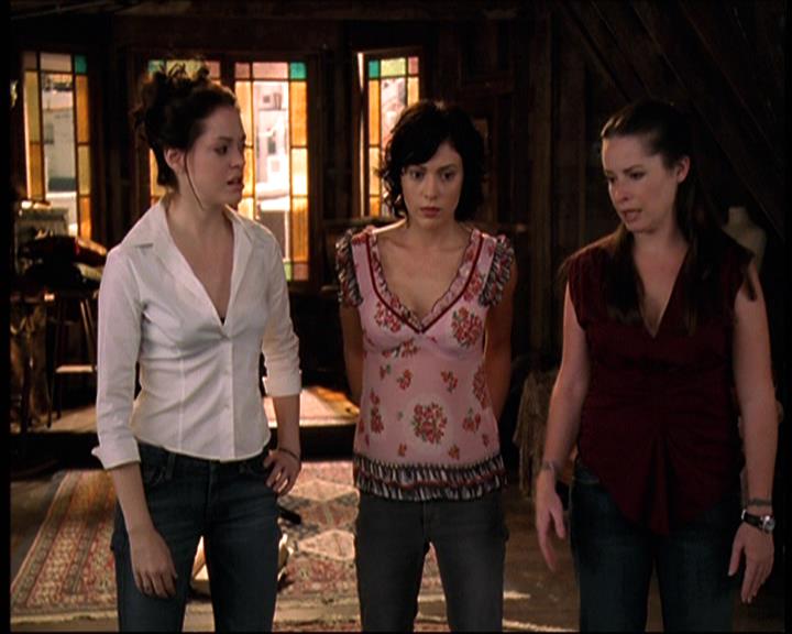 Charmed-Online-dot-net_706OnceUponABlueMoon1085.jpg