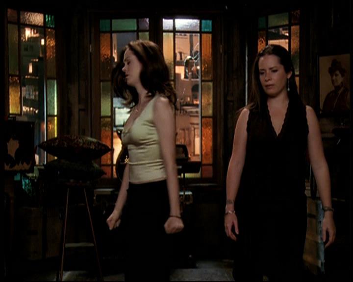 Charmed-Online-dot-net_706OnceUponABlueMoon1525.jpg