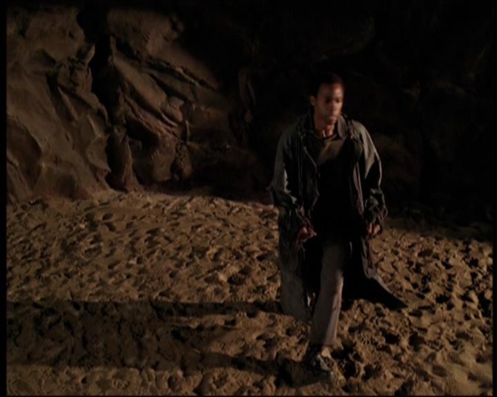 Charmed-Online-dot-net_706OnceUponABlueMoon1822.jpg