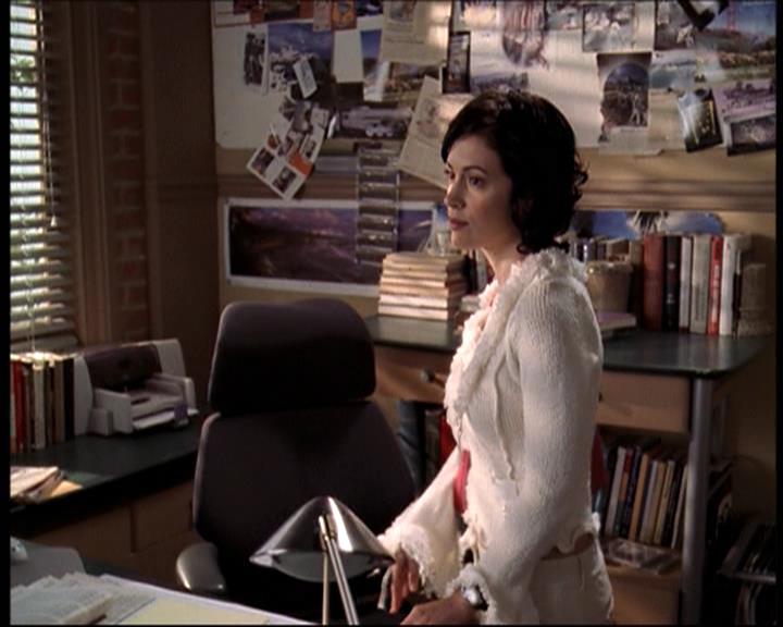 Charmed-Online-dot-net_706OnceUponABlueMoon2121.jpg Charmed-Online-dot-net_706OnceUponABlueMoon2121.jpg