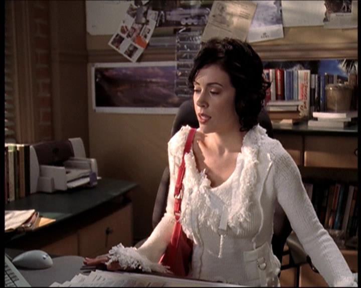 Charmed-Online-dot-net_706OnceUponABlueMoon2125.jpg