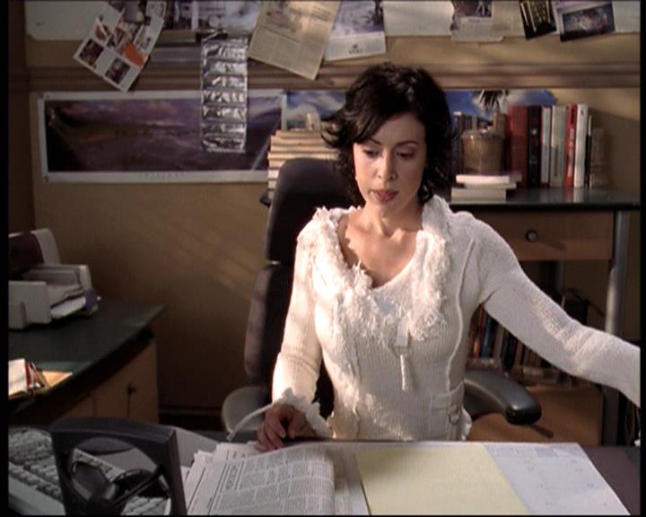 Charmed-Online-dot-net_706OnceUponABlueMoon2130.jpg