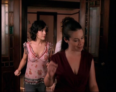 Charmed-Online-dot-net_706OnceUponABlueMoon0518.jpg