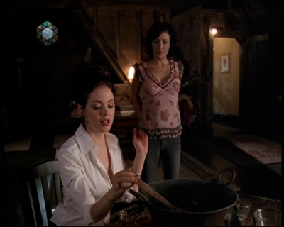 Charmed-Online-dot-net_706OnceUponABlueMoon0903.jpg