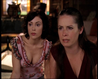 Charmed-Online-dot-net_706OnceUponABlueMoon1050.jpg