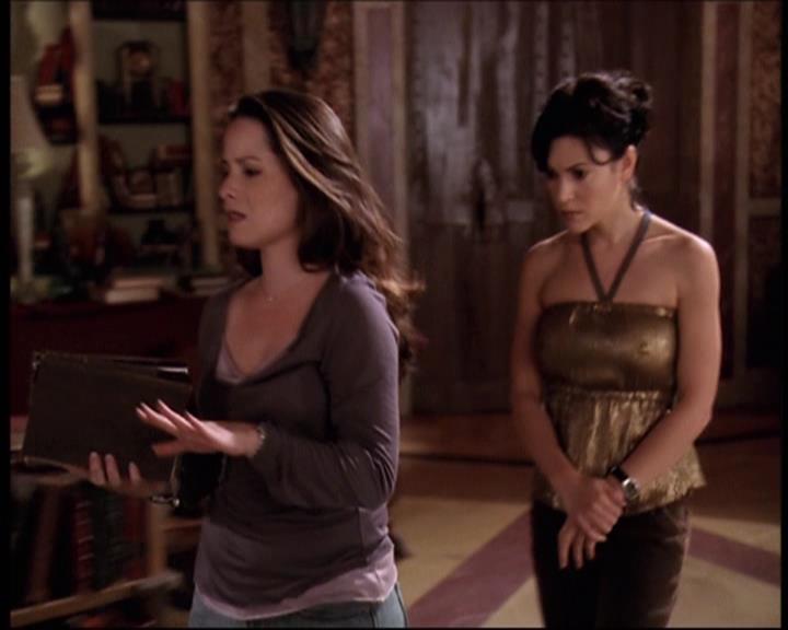 Charmed-Online-dot-net_707SomeoneToWitchOverMe0436.jpg