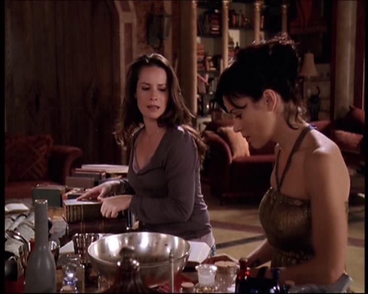 Charmed-Online-dot-net_707SomeoneToWitchOverMe0439.jpg