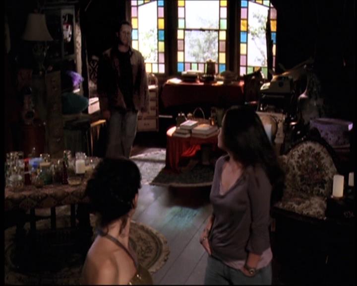 Charmed-Online-dot-net_707SomeoneToWitchOverMe0718.jpg