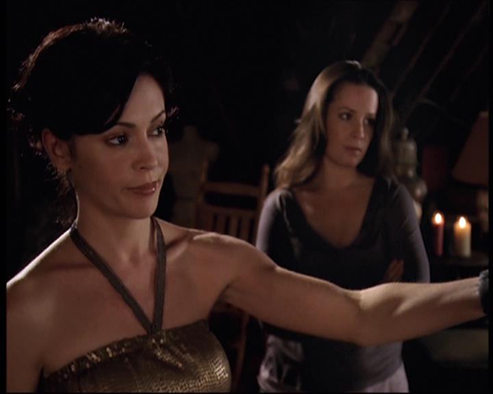 Charmed-Online-dot-net_707SomeoneToWitchOverMe1022.jpg